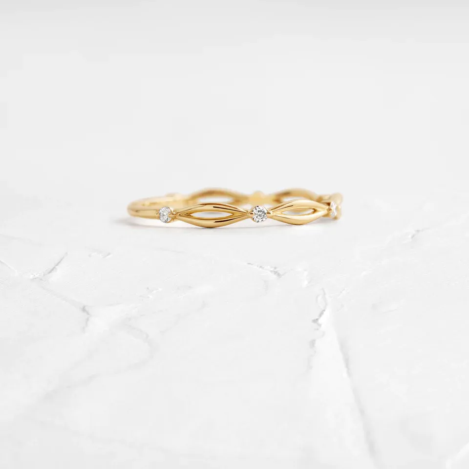 0.12CTW Twisted Natural Diamond Round Cut Wedding Ring