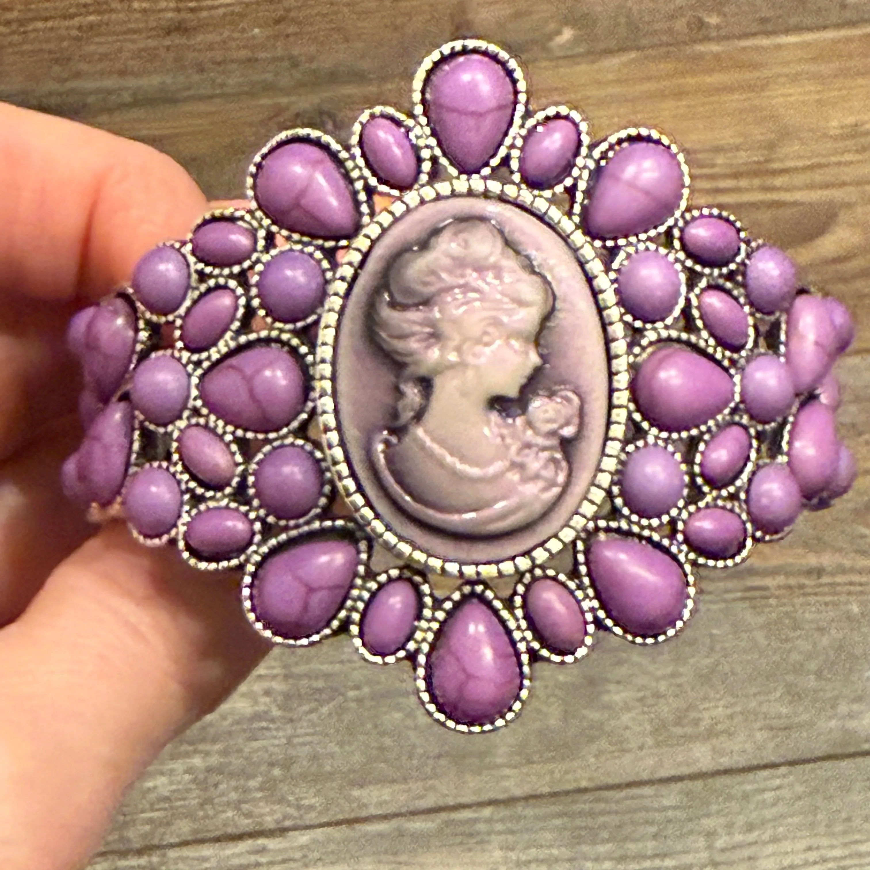 Cameo and Purple Howlite Silver Bangle 7Bracelet 26.00 ctw New