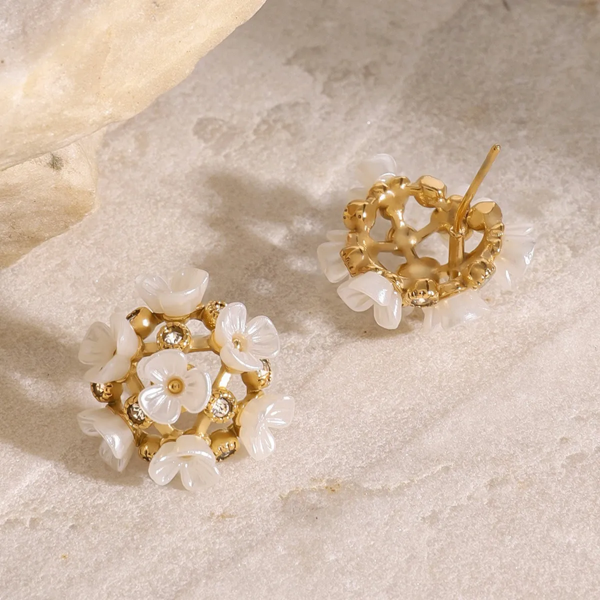 High-end 18K Gold Earrings With Inlaid Gemstones and Flower Design