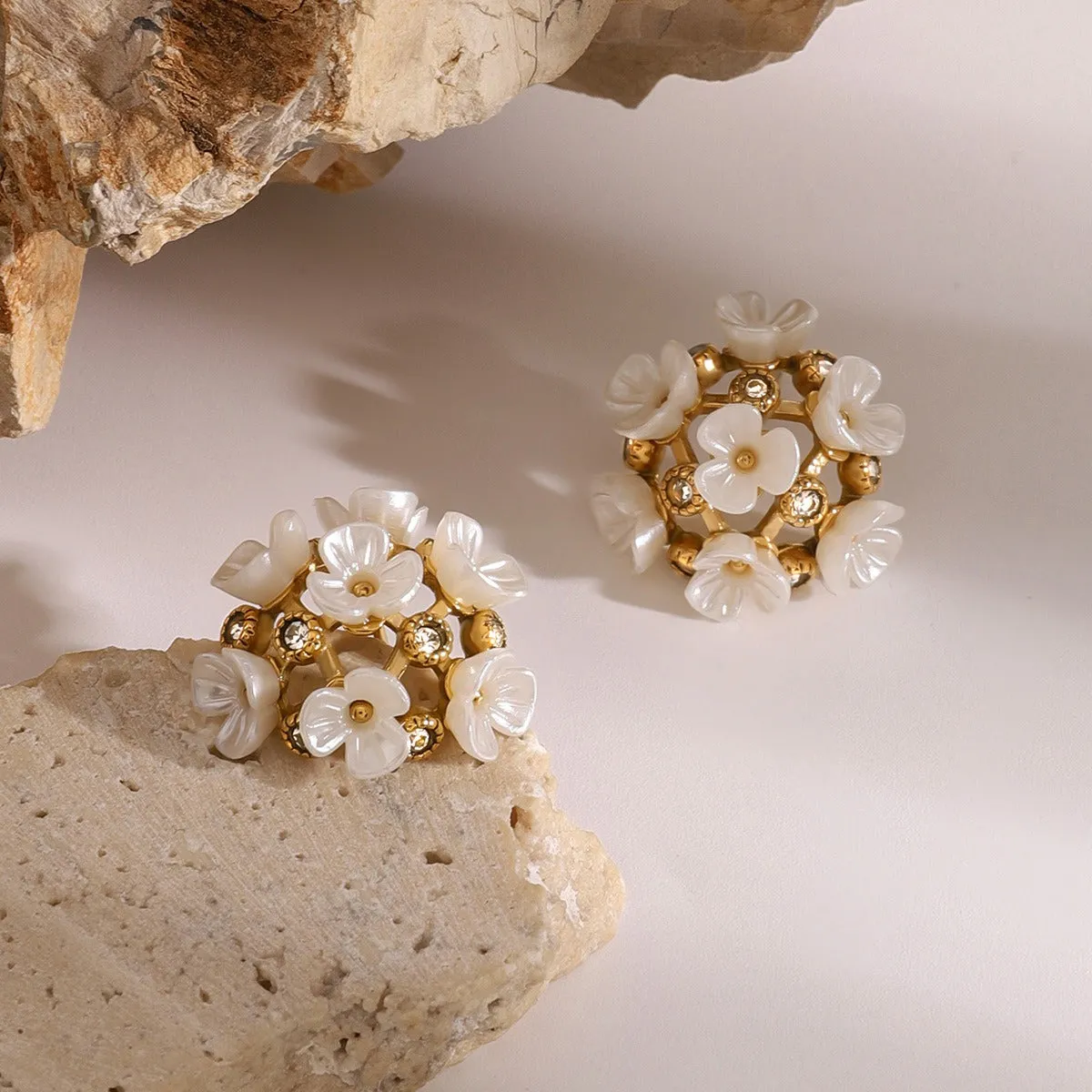 High-end 18K Gold Earrings With Inlaid Gemstones and Flower Design