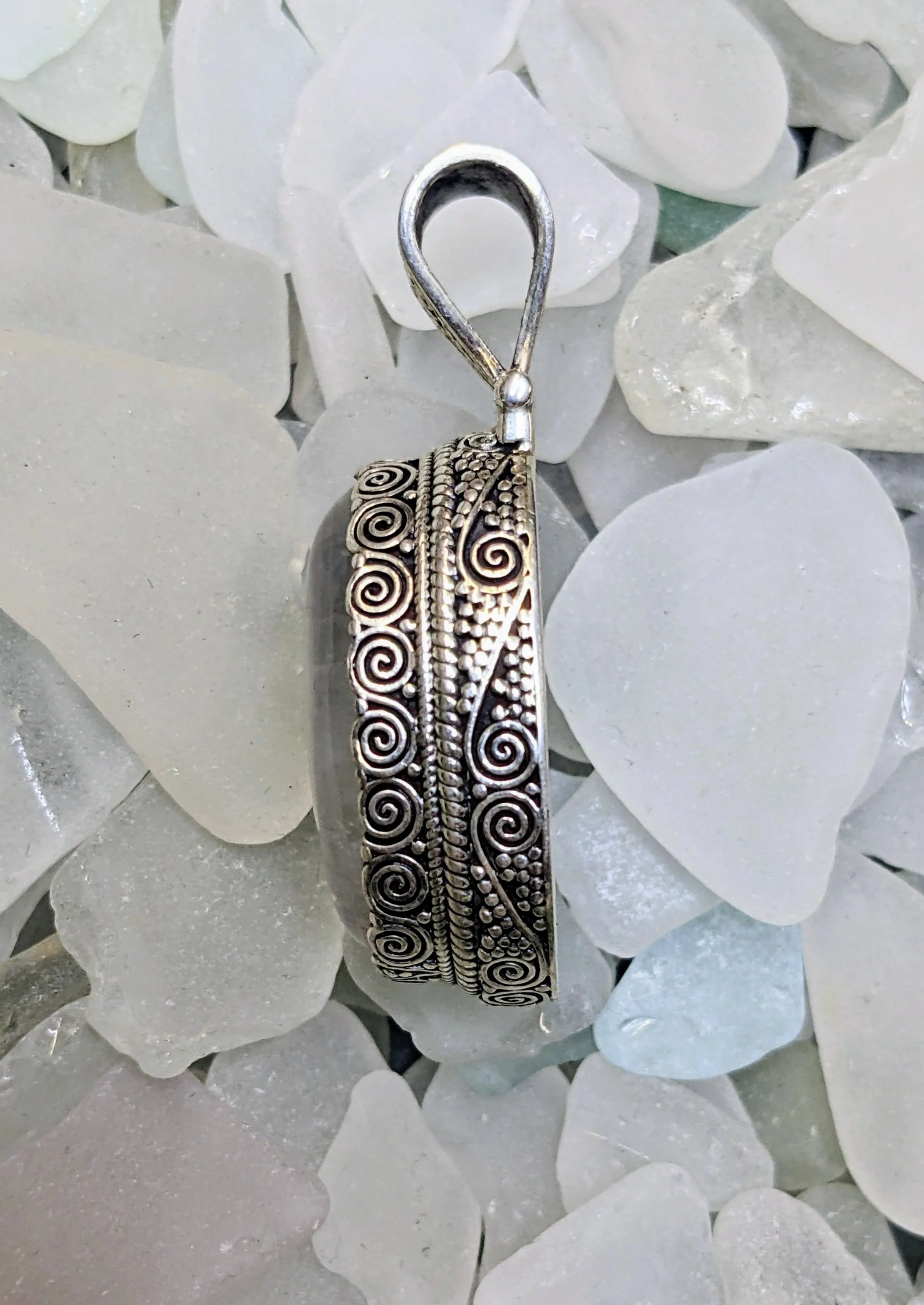Lovely Moonstone Pendant with Intricate Detail