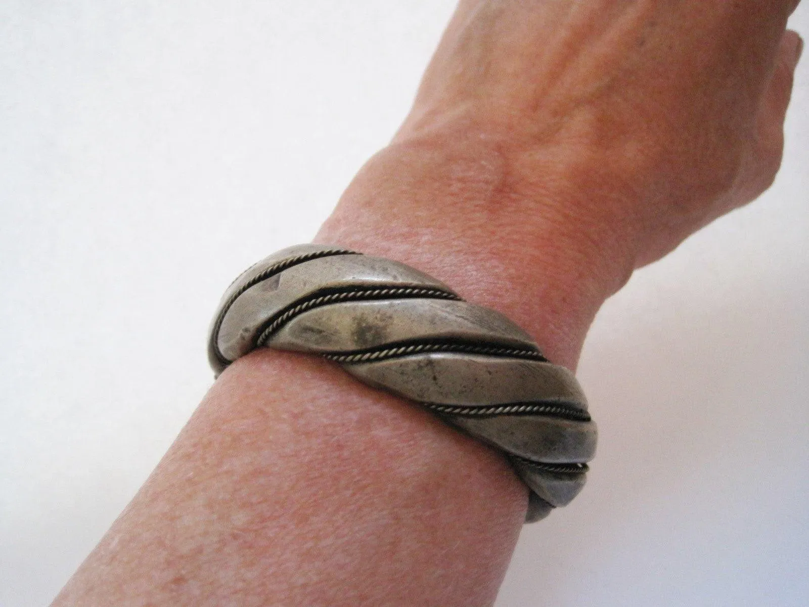 Pair of Saudi Cuff Bracelets for Small Wrists